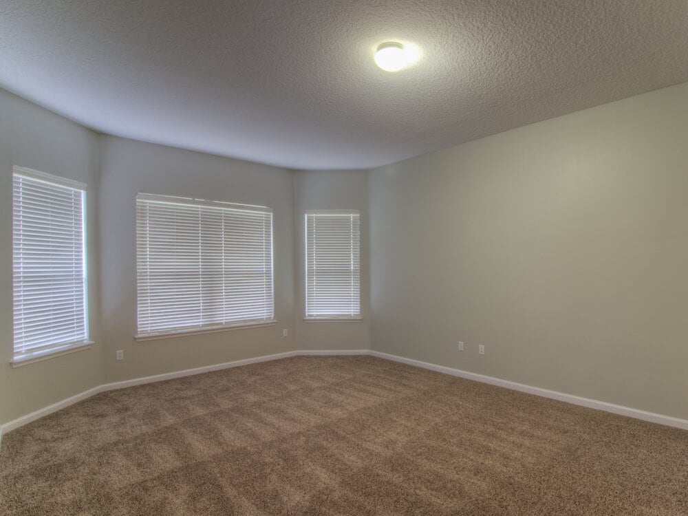 Building Photo - 2533 Sunny Creek Dr