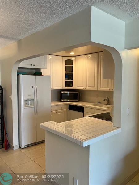 Building Photo - 6243 Bay Club Dr