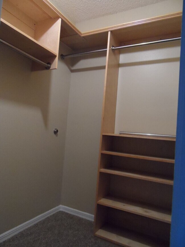 Building Photo - 2950 Norvell Ct
