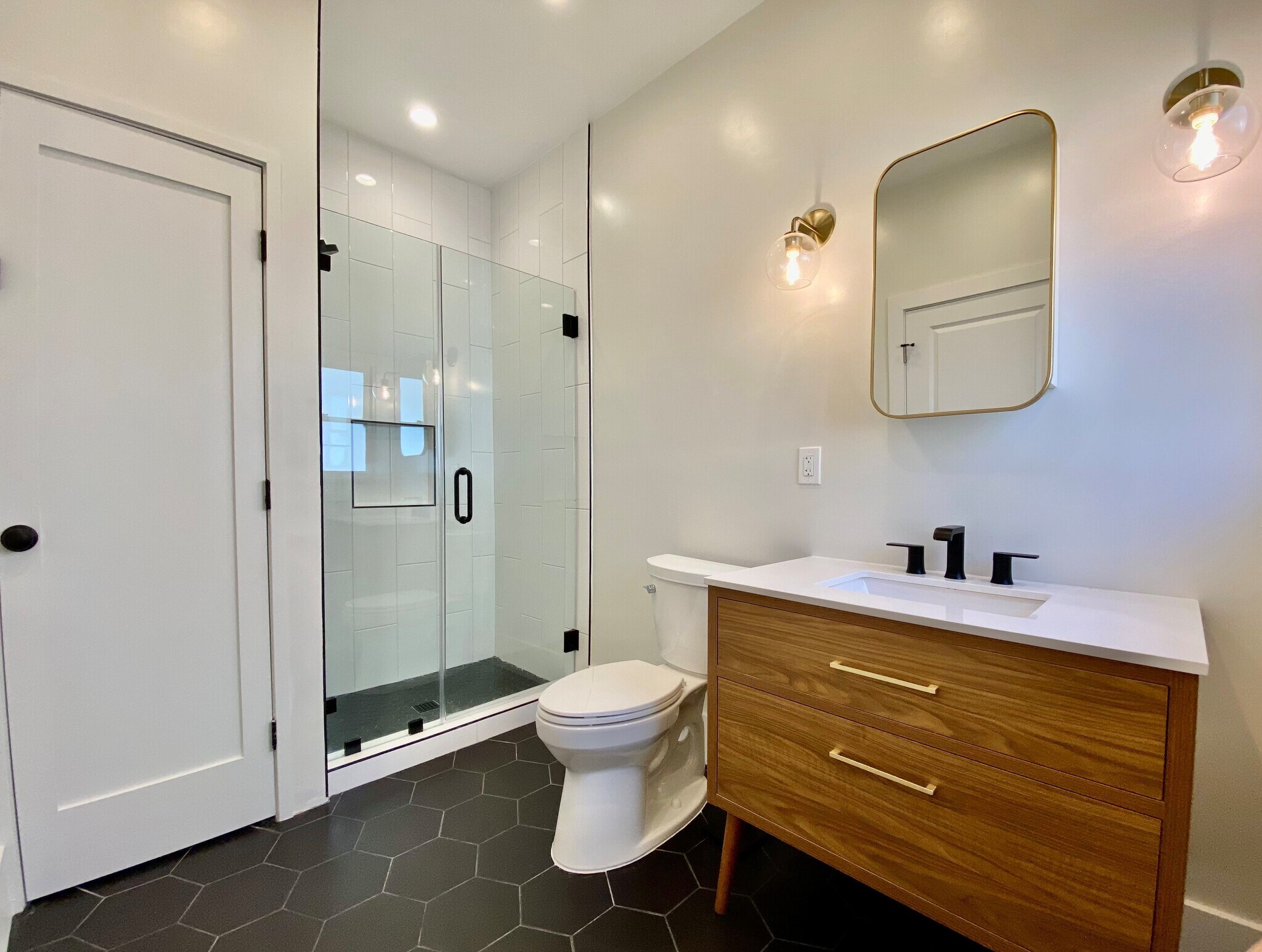 Building Photo - 3705 Arlington Ave