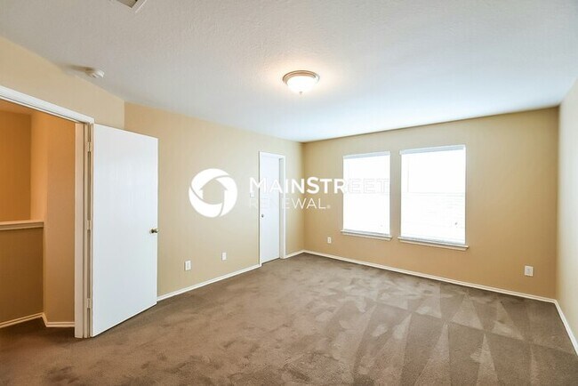 Building Photo - 3 Bedroom Pet-Friendly Home in San Antonio, TX with Main Street Renewal