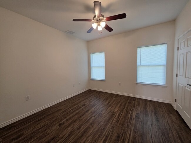 Building Photo - 4/2/2-Ready for Move Im-Download Rently ap...