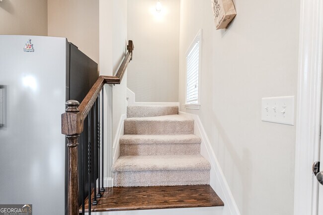 Building Photo - 801 Village Field Ct NW