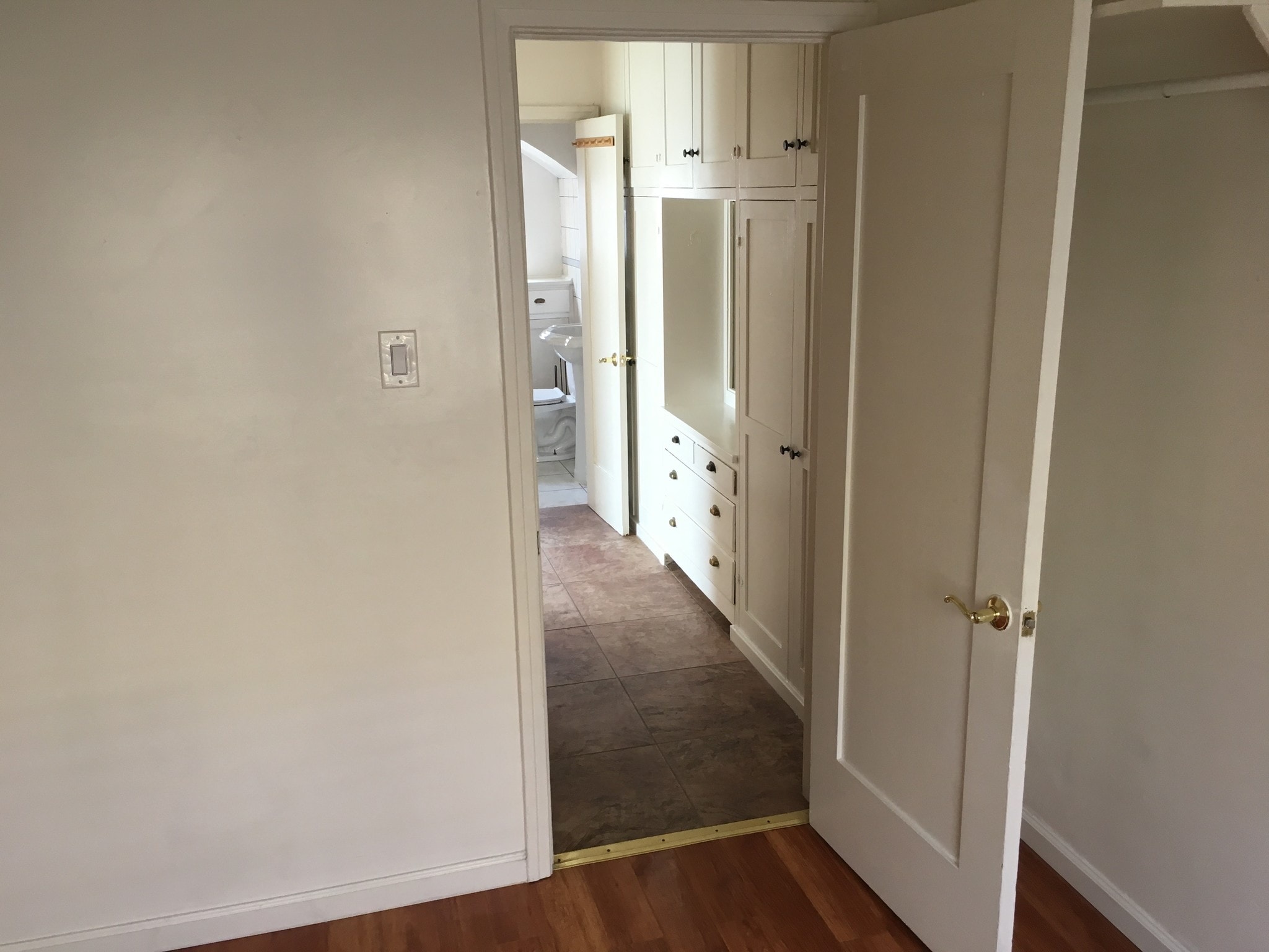 Building Photo - 1117 E California Ave