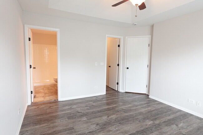 Building Photo - 231 University Ln