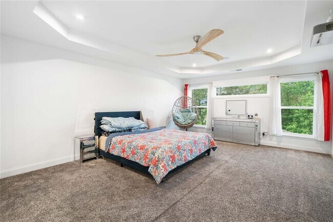 Building Photo - 2121 Harmony Dr