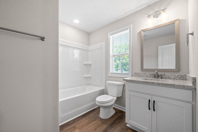 Building Photo - Beautiful 3 Bedroom Home For Rent Near Downtown Clarksville!