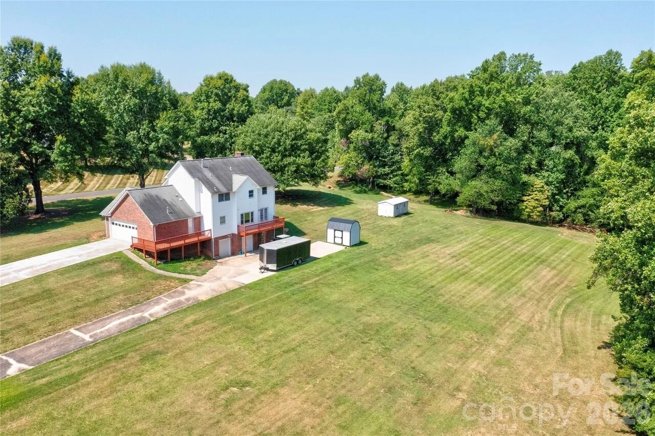 Building Photo - 3010 Eaker Dr