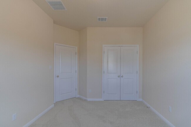 Building Photo - 1660 Coral Sunrise Trl