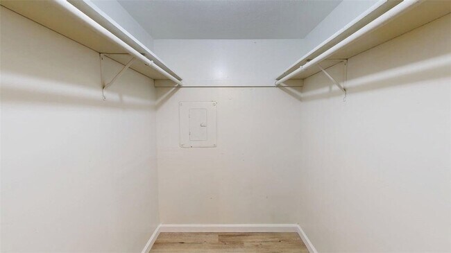 Building Photo - 805 San Pedro Dr