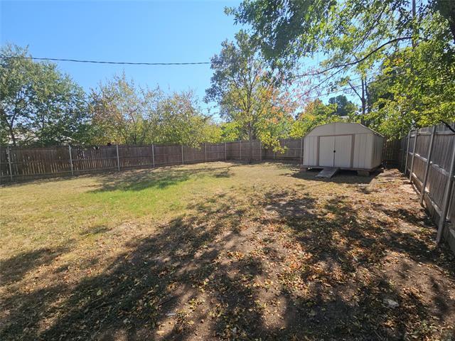 Building Photo - 2540 Thannisch Ave