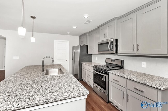Building Photo - 213 Shubert Dr