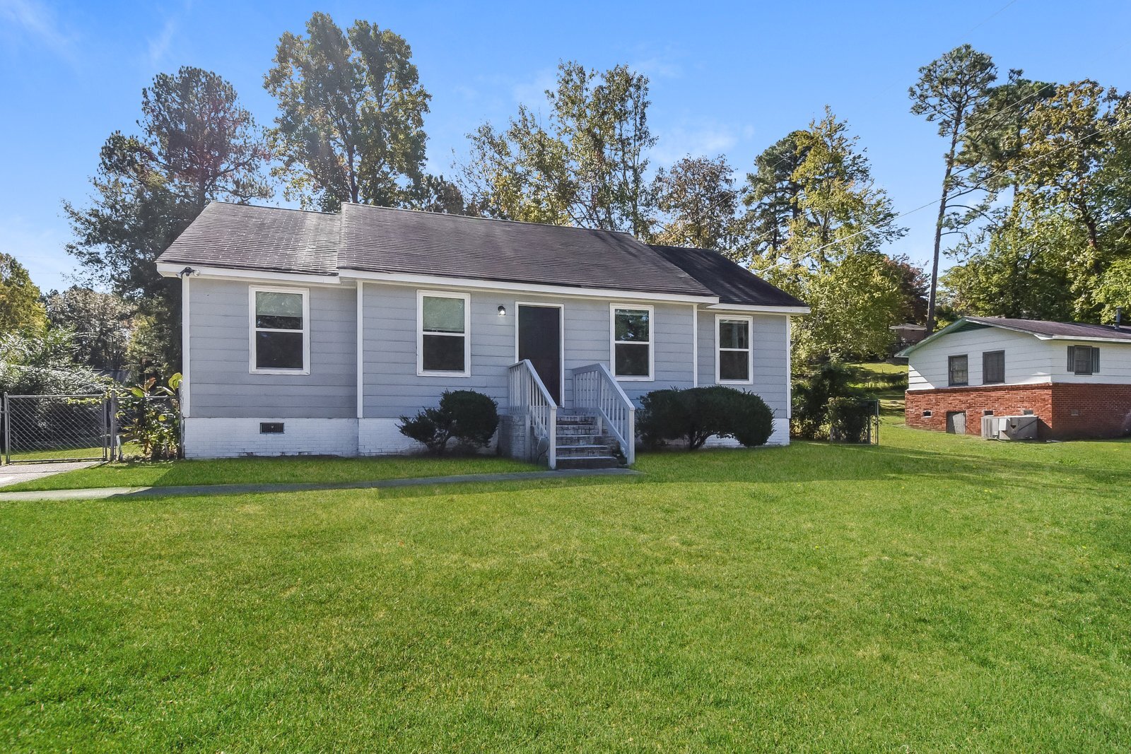 Building Photo - 7352 Pinedale Dr