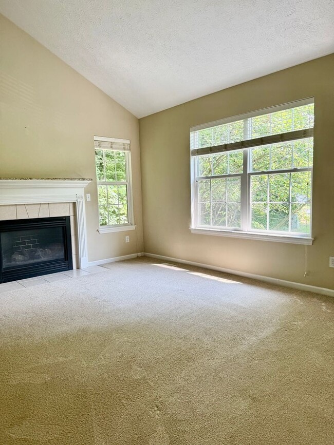 Building Photo - Three Bedroom Condo in Kalamazoo