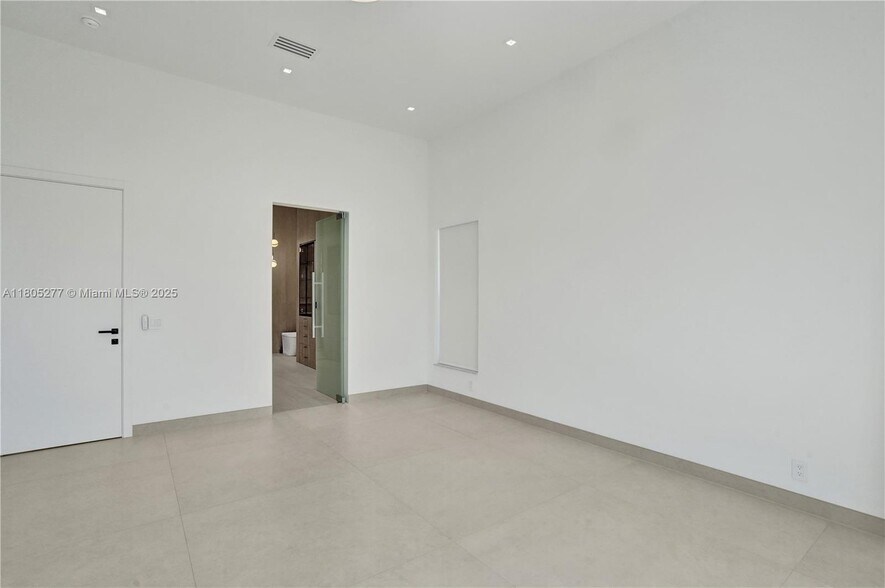 Building Photo - 3234 SW 53rd Ct