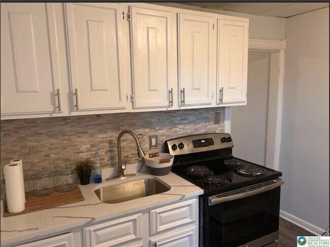 Building Photo - 322 N Franklin St