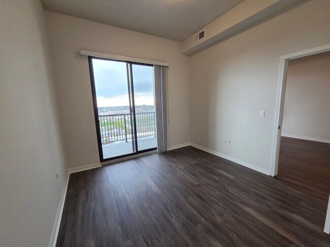 Building Photo - 1464 S Michigan Ave