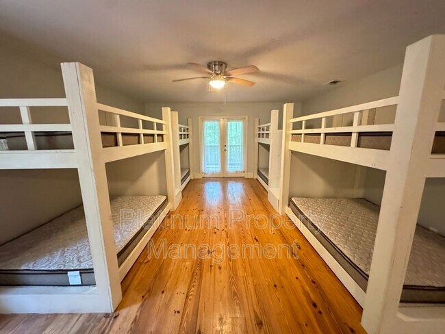Building Photo - 971 Mountain Cove Rd