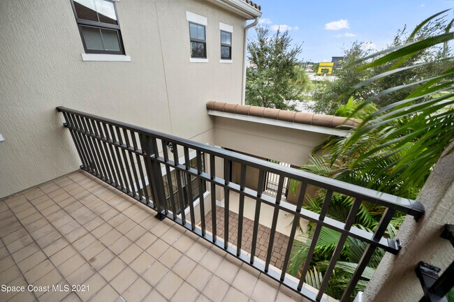 Building Photo - 7205 Primavera Ln