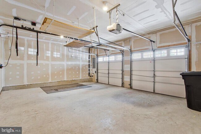 Building Photo - 703 Skippers Ln