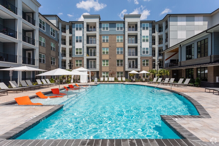 Aviation Crossing 4555 McCrimmon Pky Morrisville NC 27560 Apartment