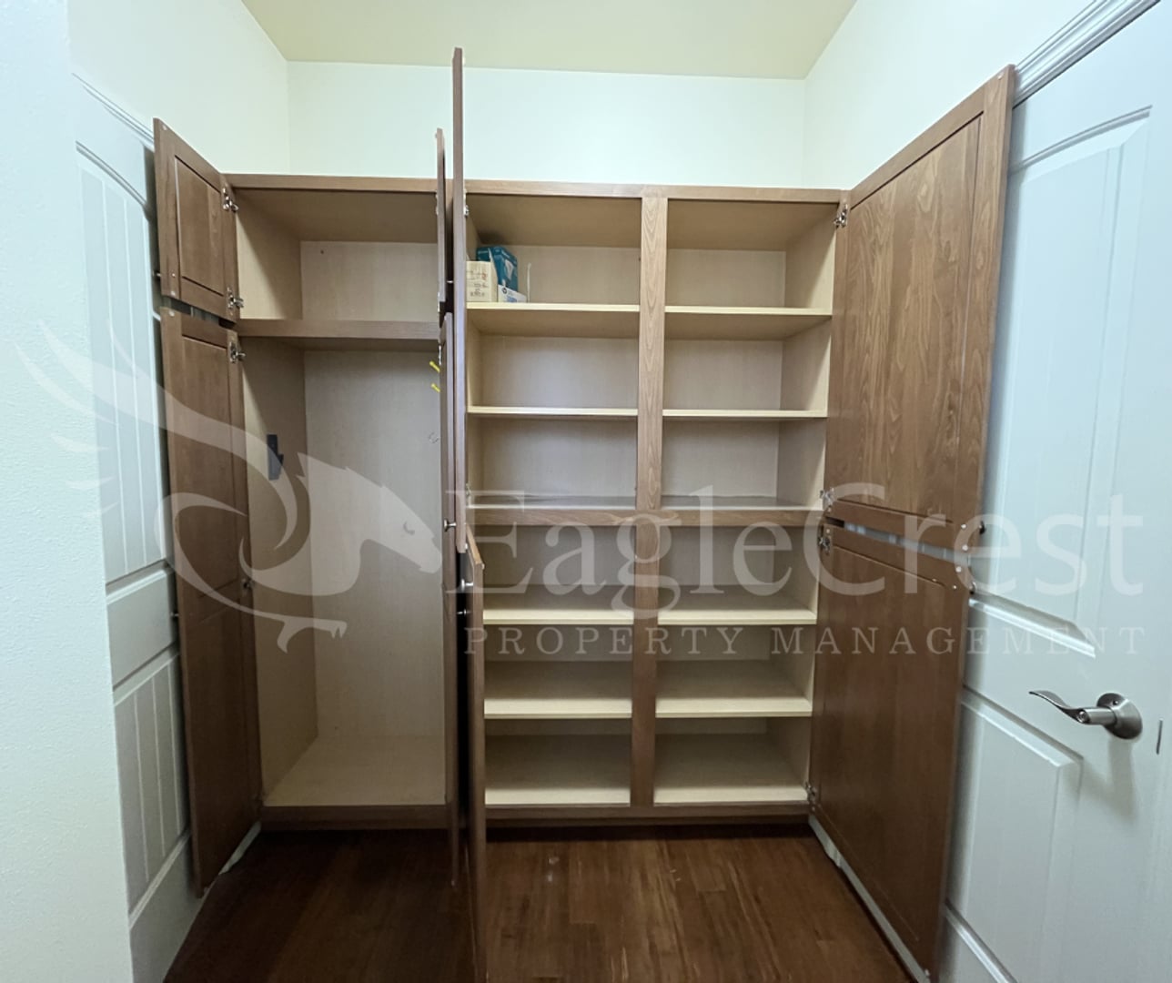 Building Photo - Spacious & Stylish 3-Bedroom Home in a Charming Neighborhood Near Walking Paths