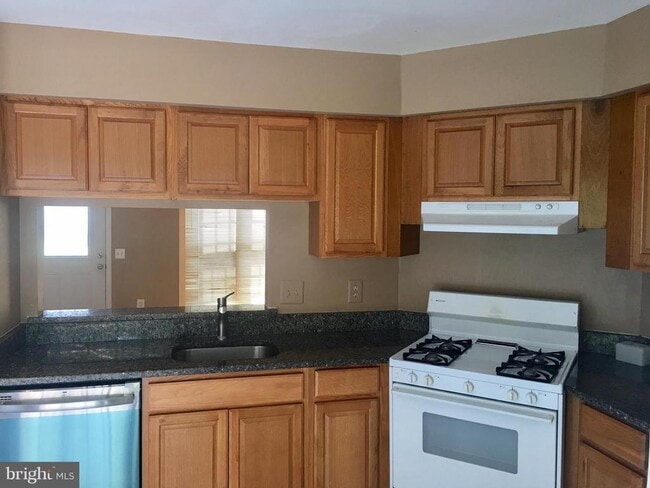 Building Photo - 14746 Green Park Way