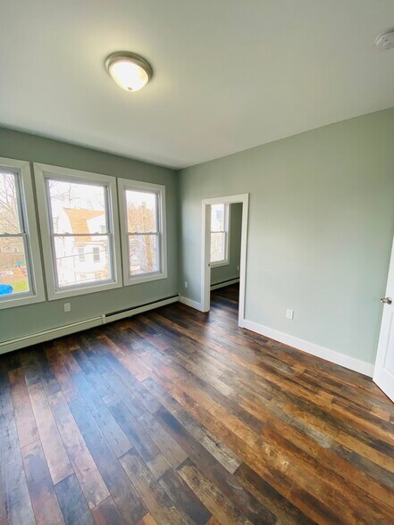 Building Photo - 534 S 20th St