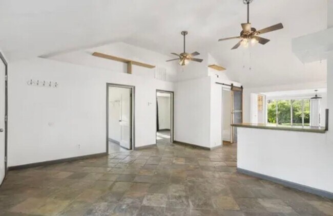 Building Photo - 3 Bedroom | 1 Bathroom | 1 Car Detached Garage | Pets Welcome!