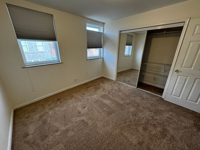 Building Photo - 2544 S Sartain St