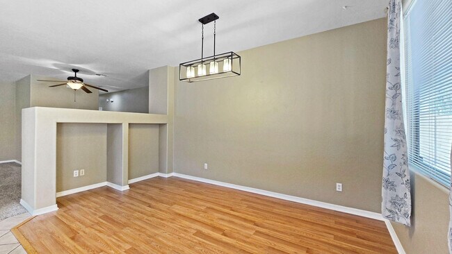 Building Photo - 14488 W Weldon Ave