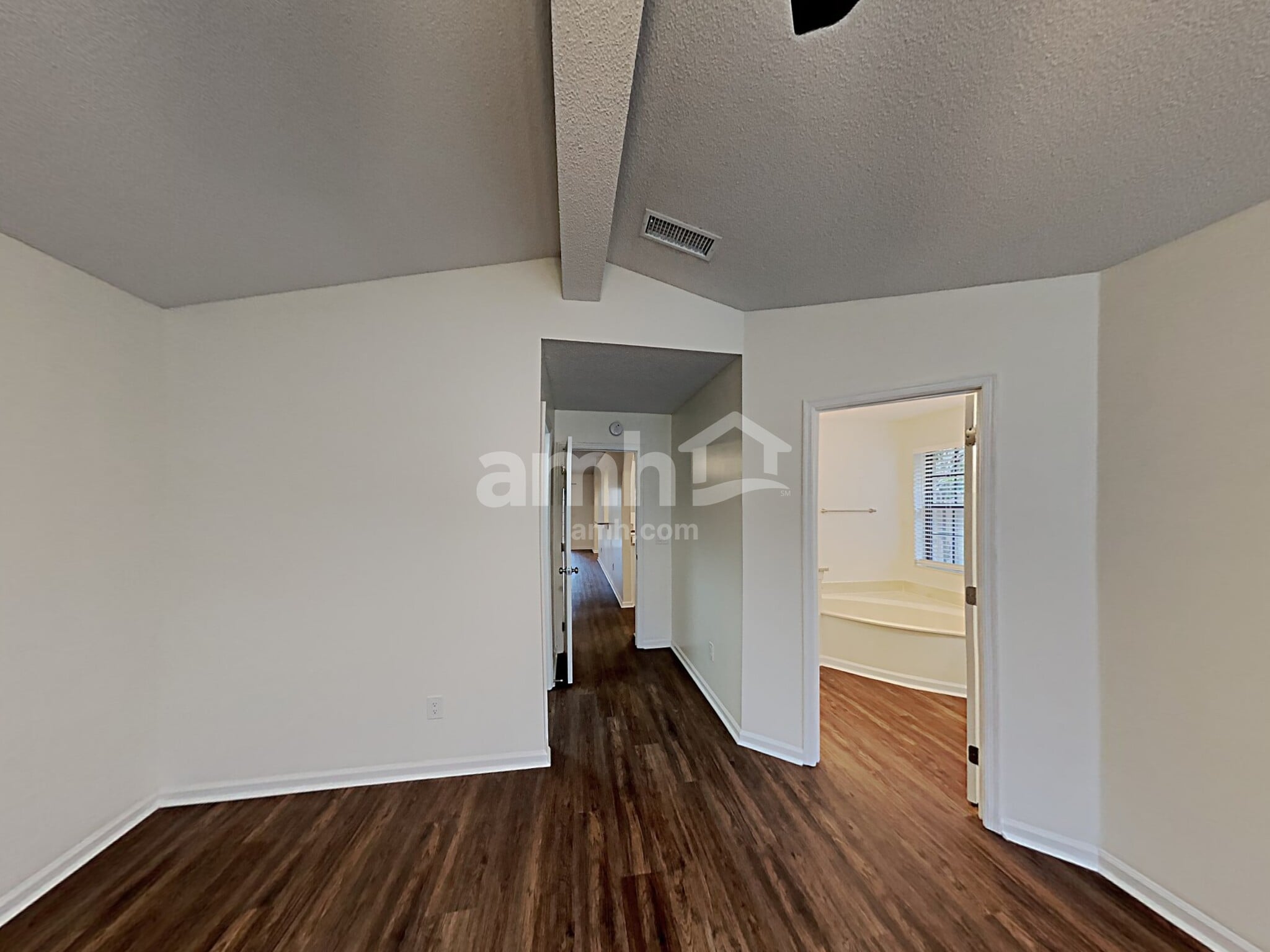 Building Photo - 7546 Fawn Lake Dr N