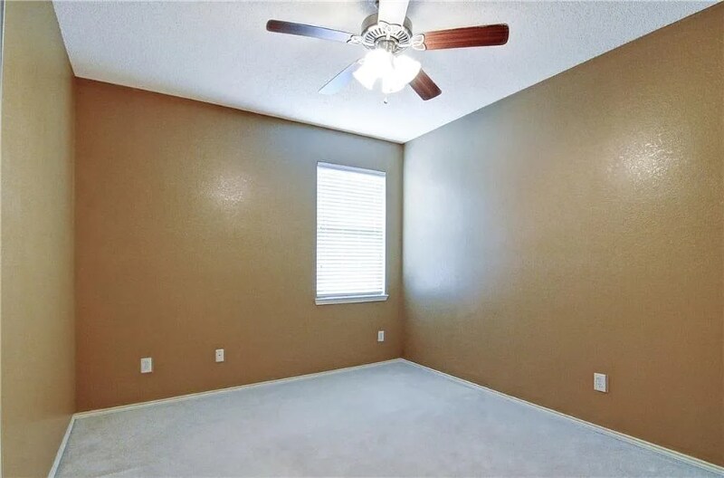 Building Photo - 720 Dandelion Dr
