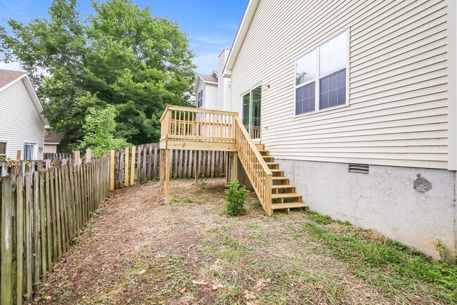 Building Photo - 1007 Lassiter Dr