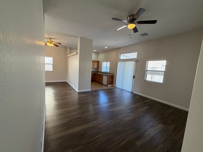 Building Photo - 3 bedroom single story home with no HOA