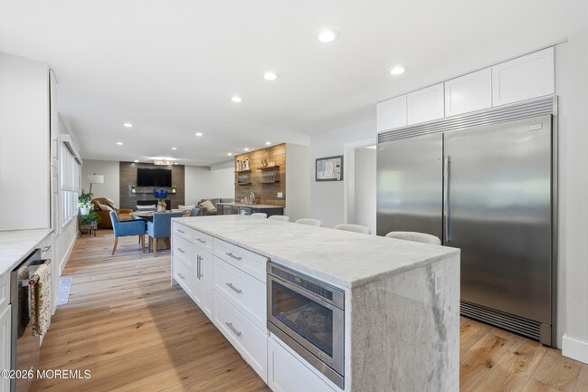 Building Photo - 8 Jackson Ct