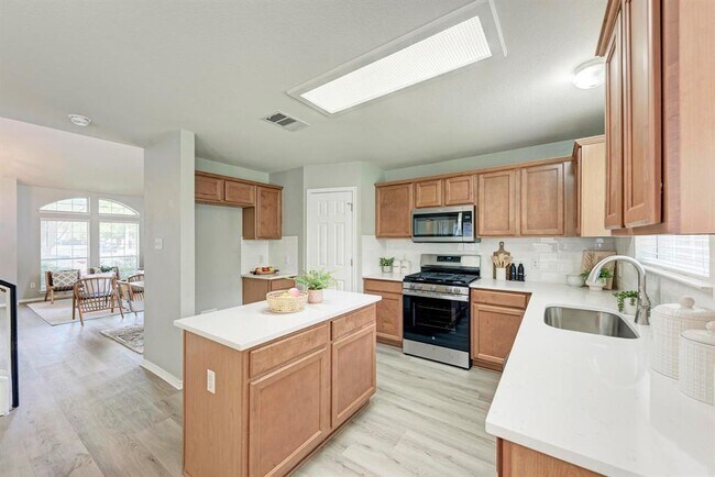 Building Photo - 10301 Beard Ave