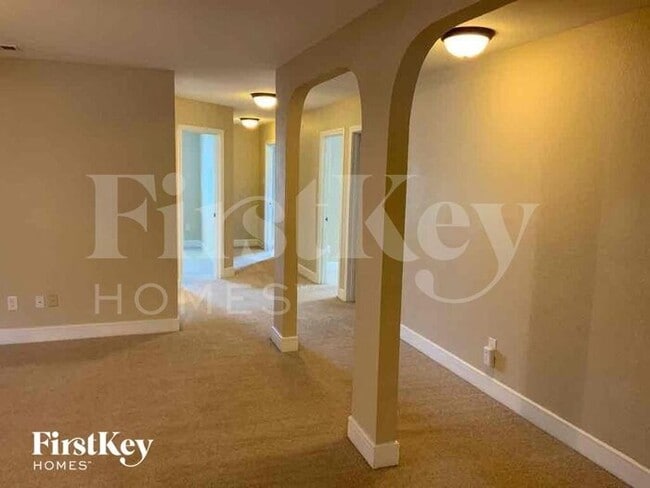 Building Photo - 607 Lentisco Dr