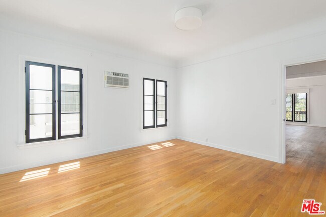 Building Photo - 900 Orange Grove Ave