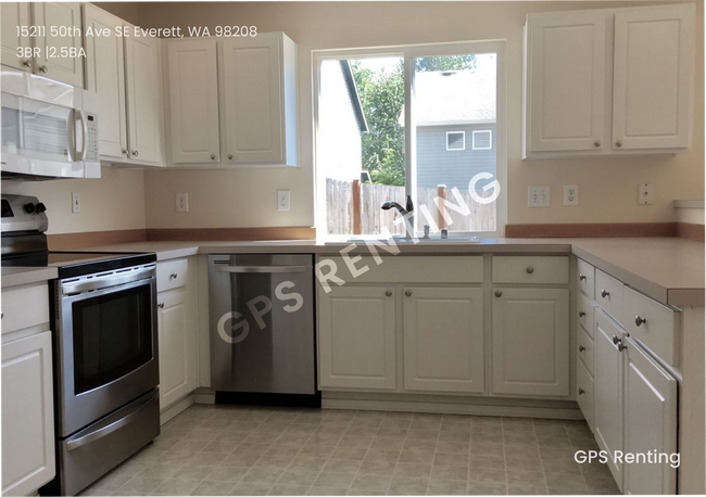 Building Photo - Move-In Ready Home in Pleasant Silver Firs...