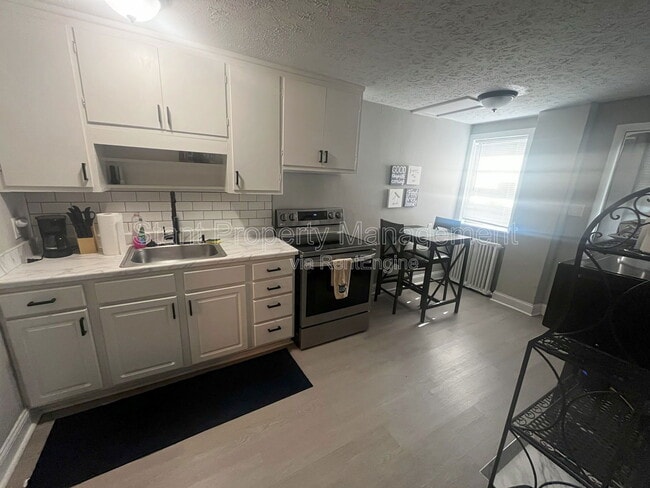 Building Photo - 61 S State St