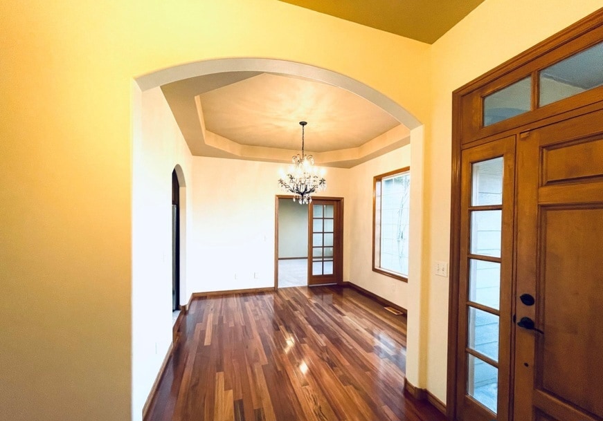 Building Photo - 5805 Englewood Ave