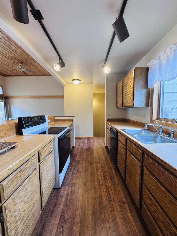 Building Photo - 2433 Sunlight Cir