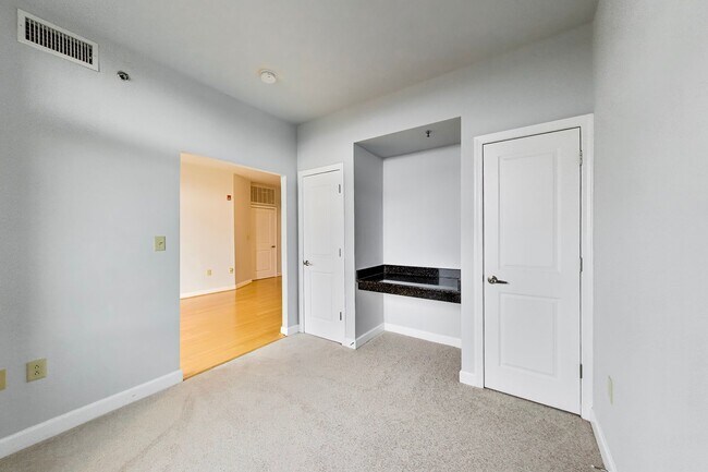 Building Photo - AMAZING LOCATION! This stunning 1bedroom/1.5bath