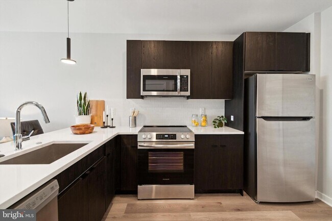 Building Photo - 3449 Scotts Ln