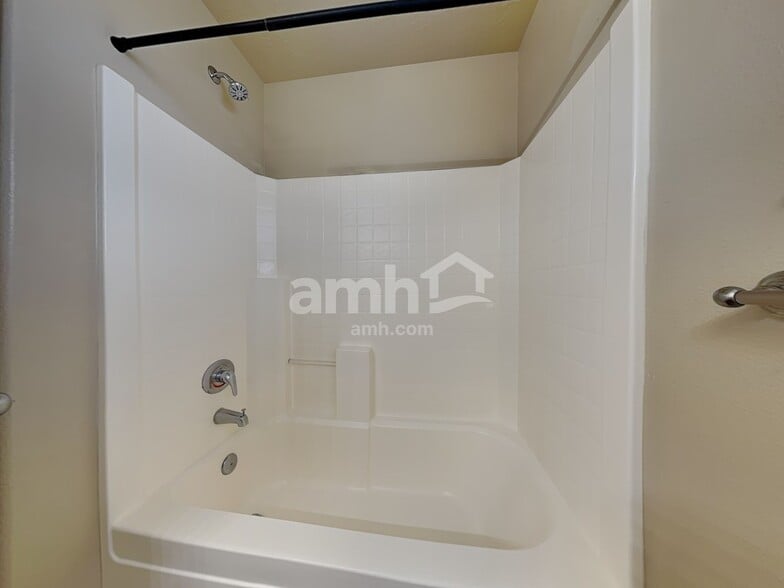 Building Photo - 956 S Wild Yucca Ave