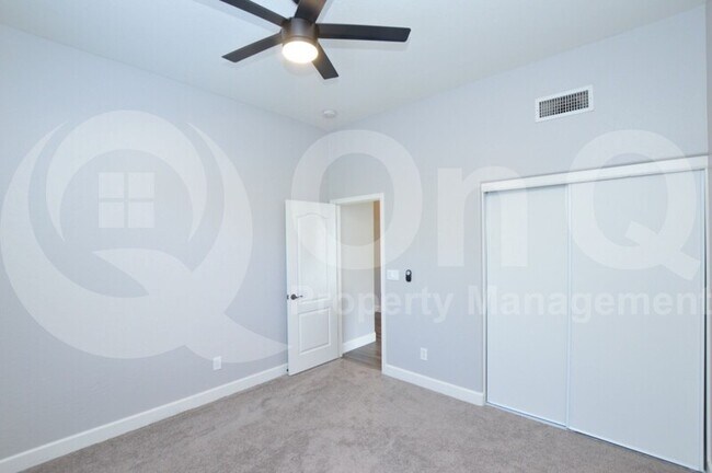 Building Photo - 1312 W Chilton Ave