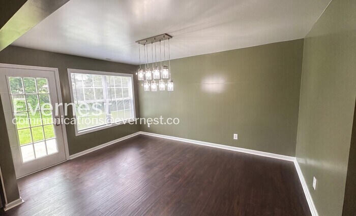 Building Photo - 112 Grey Mare St
