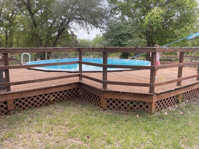 Building Photo - 9417 Aqua Dr