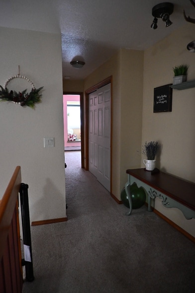 Building Photo - 18920 Eaglewood Loop